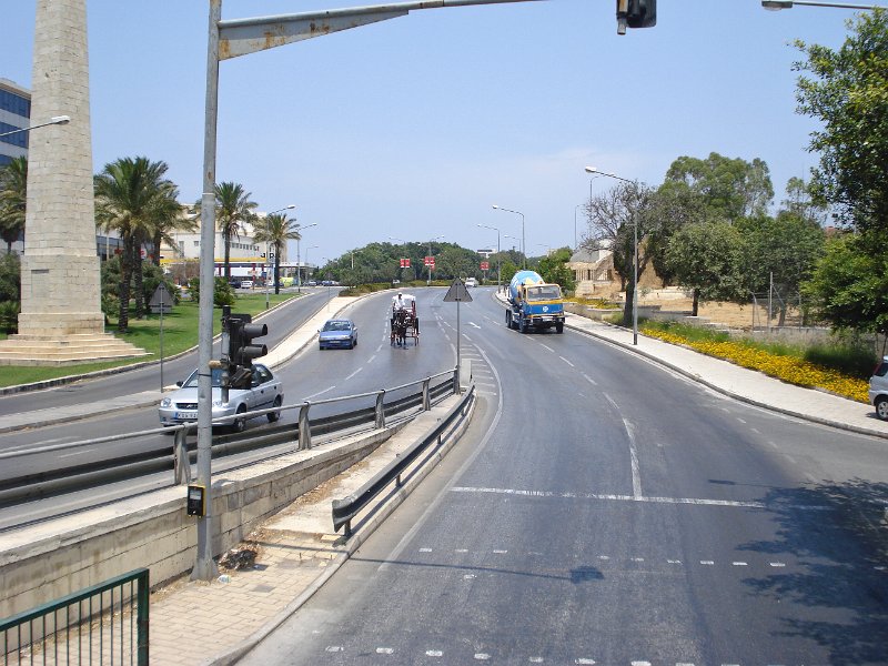 74 Pferdekutsche auf der Stadtautobahn.jpg